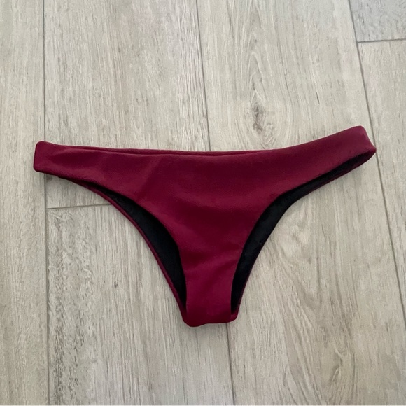Beach Riot Bikini Bottom - Picture 3 of 3